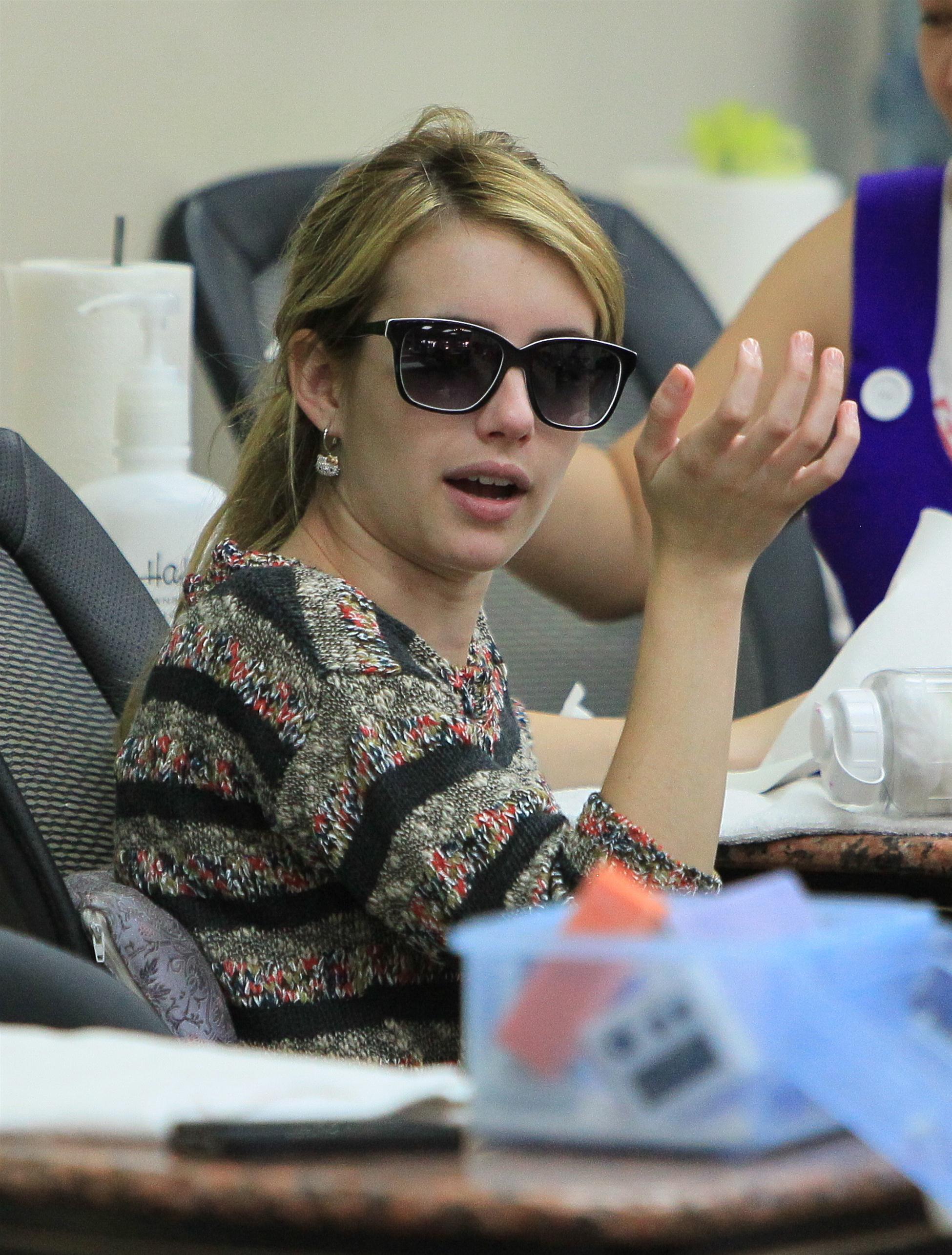 Emma Roberts leaving a nail salon in Beverly Hills photos | Picture 63938